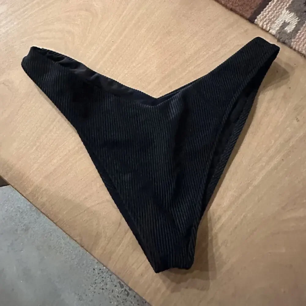 Frankie's Bikinis Large Black Ribbed Bikini Bottom